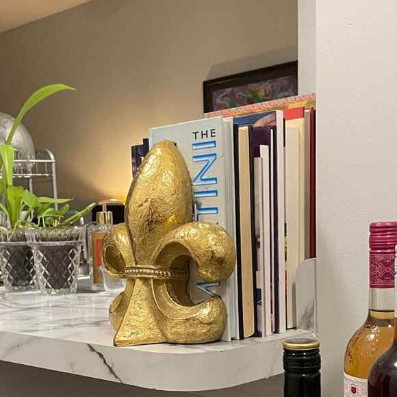 CREATIVE COOPERATIVE Fleur de Lis Bookends in Gold Resin New in Box - Picture 4 of 9